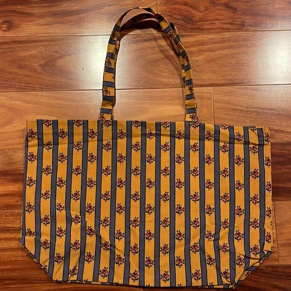 Sezane x Maria de la orden tote - Picture 3 of 3